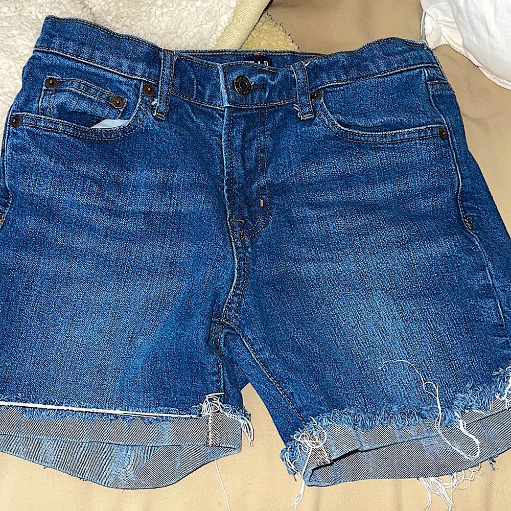 GAP Denim 5” mid-rise Shorts